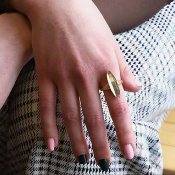 Calvin Klein Continuity Slim Oval Yellow Crystal Gold Ring Size 5 New in Box - Picture 2 of 4